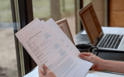 Advisor explaining the probate process